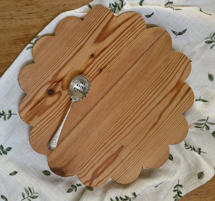 Serving Tray - Circle Scallop